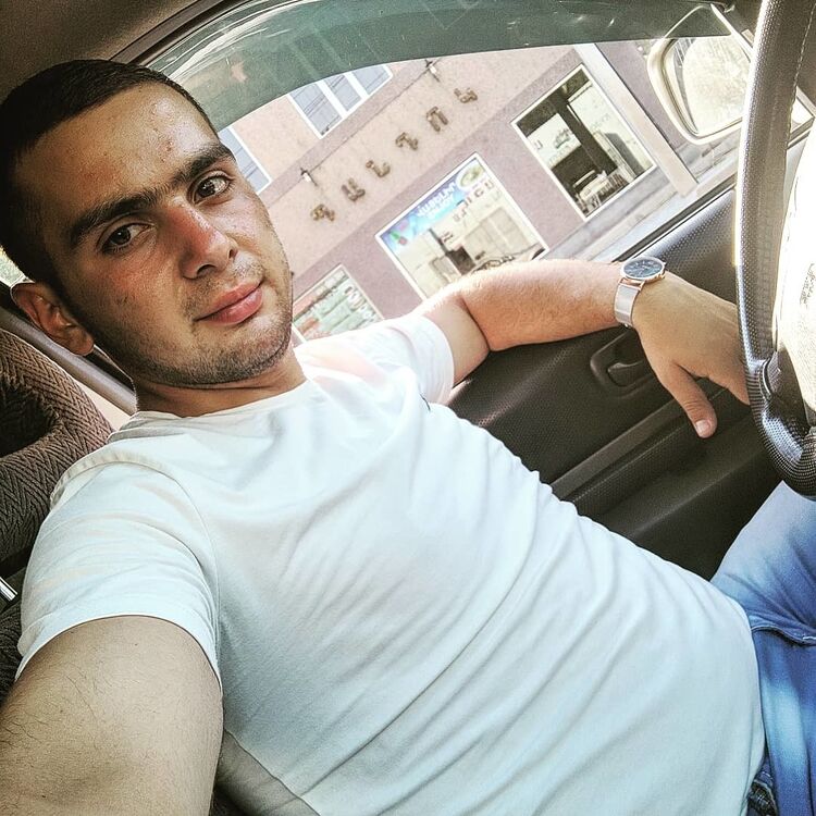 ,   Hayk, 37 ,   