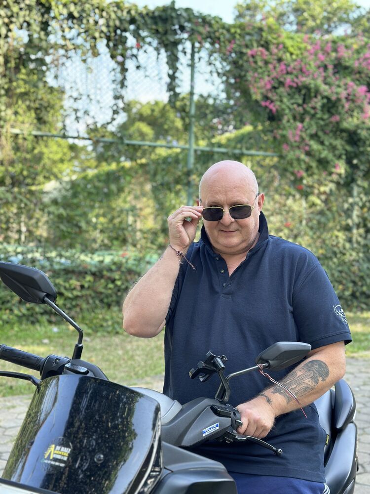  49567250  Vladyslav, 54 ,    Frankfurt Am Main