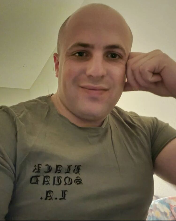  28586850  , 33 ,    