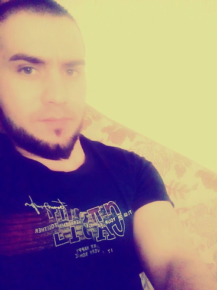  ,   Ali, 33 ,   ,   