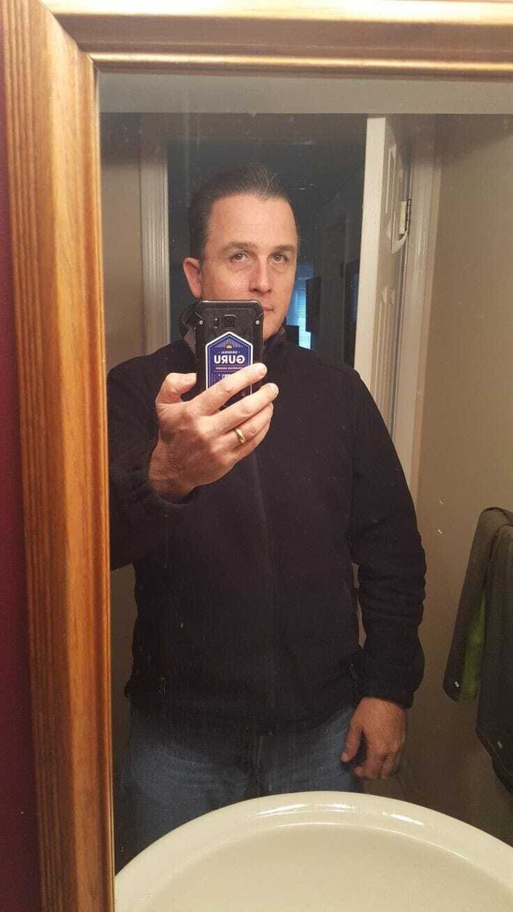  43095510  Arthur, 69 ,    