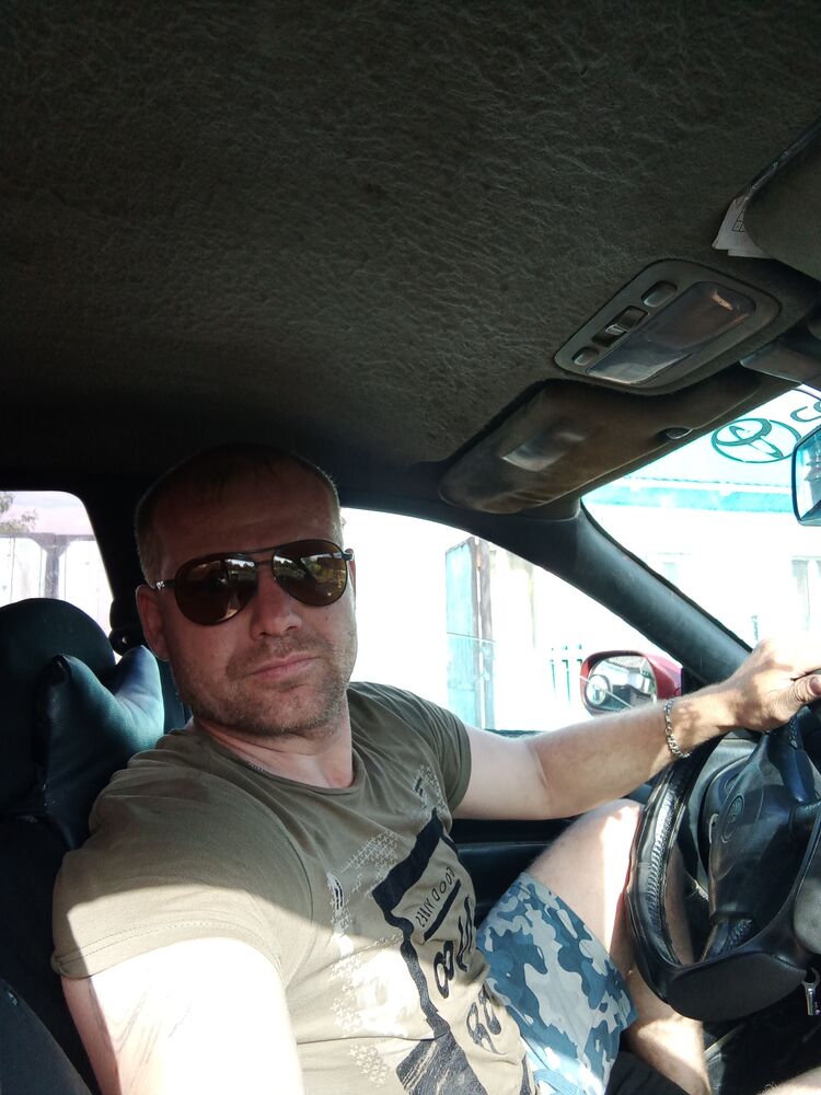  46854820  Petr, 36 ,    