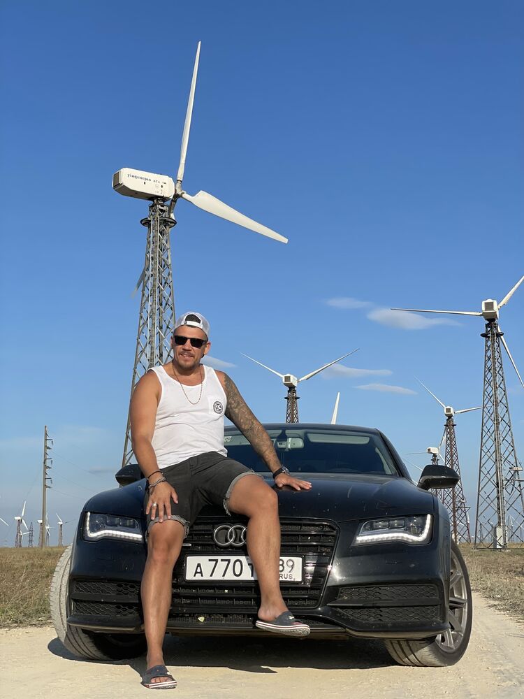  52519880  Igor, 43 ,    