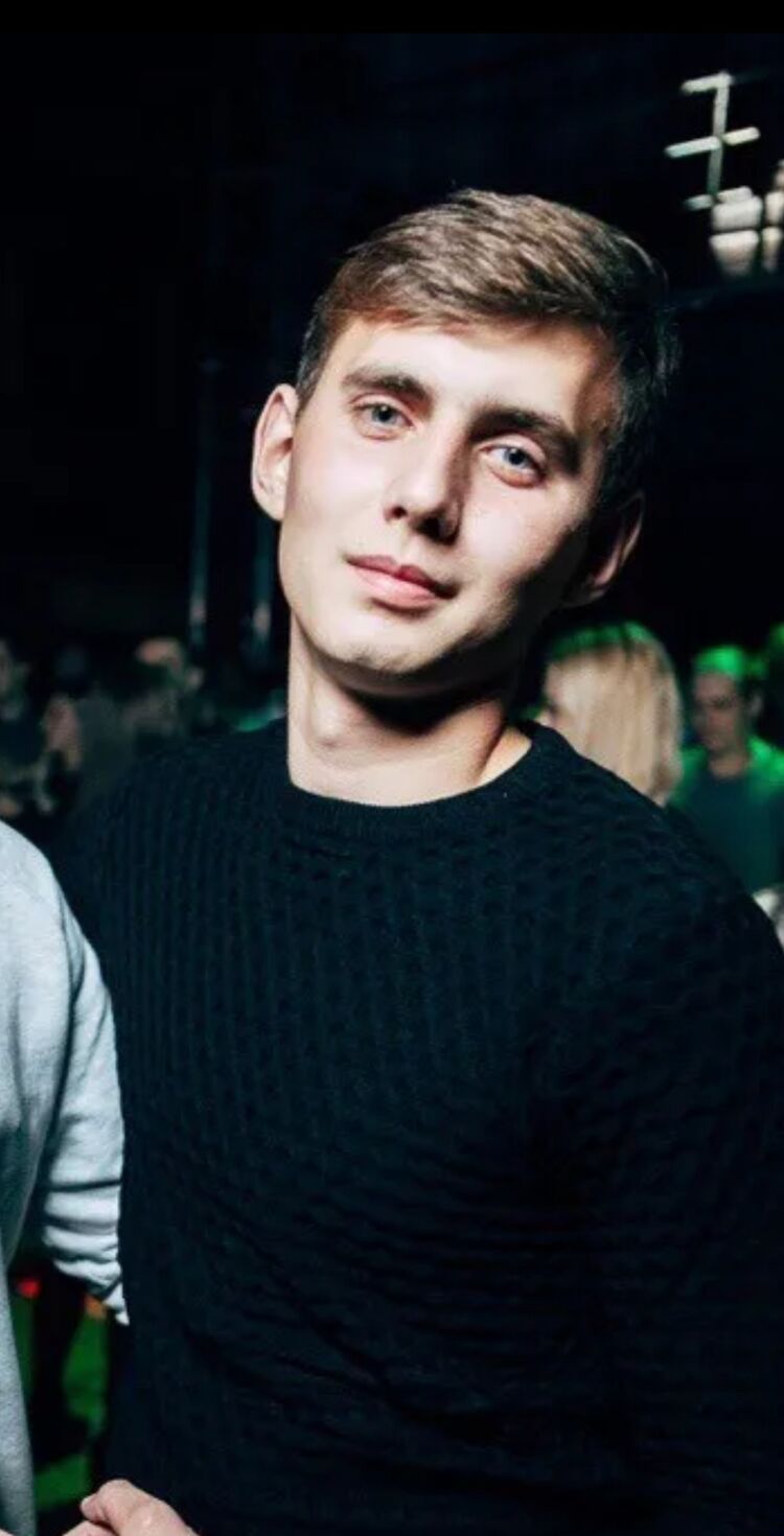  ,   Viktor, 23 ,   ,   