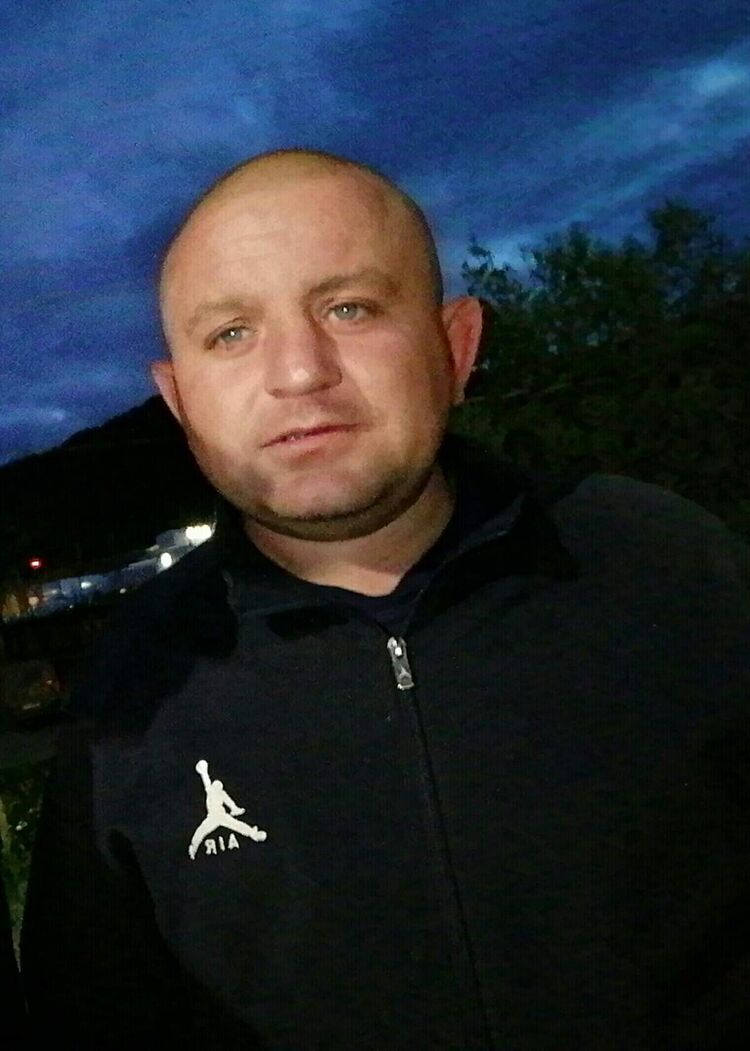  35106980  Vladimir, 37 ,    
