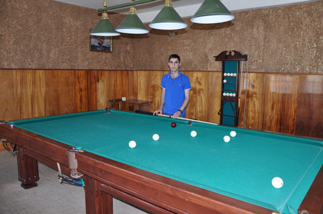  ,   ARMEN, 36 ,  