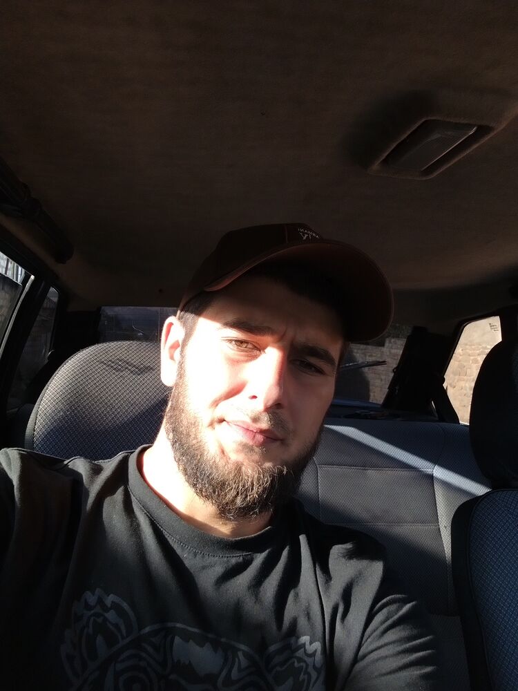  54046270  Tagir, 31 ,    