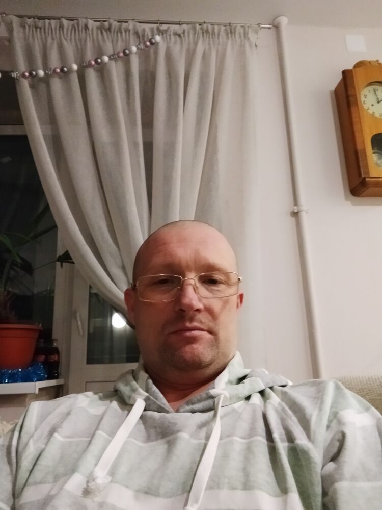  25845410  Vlad, 52 ,    
