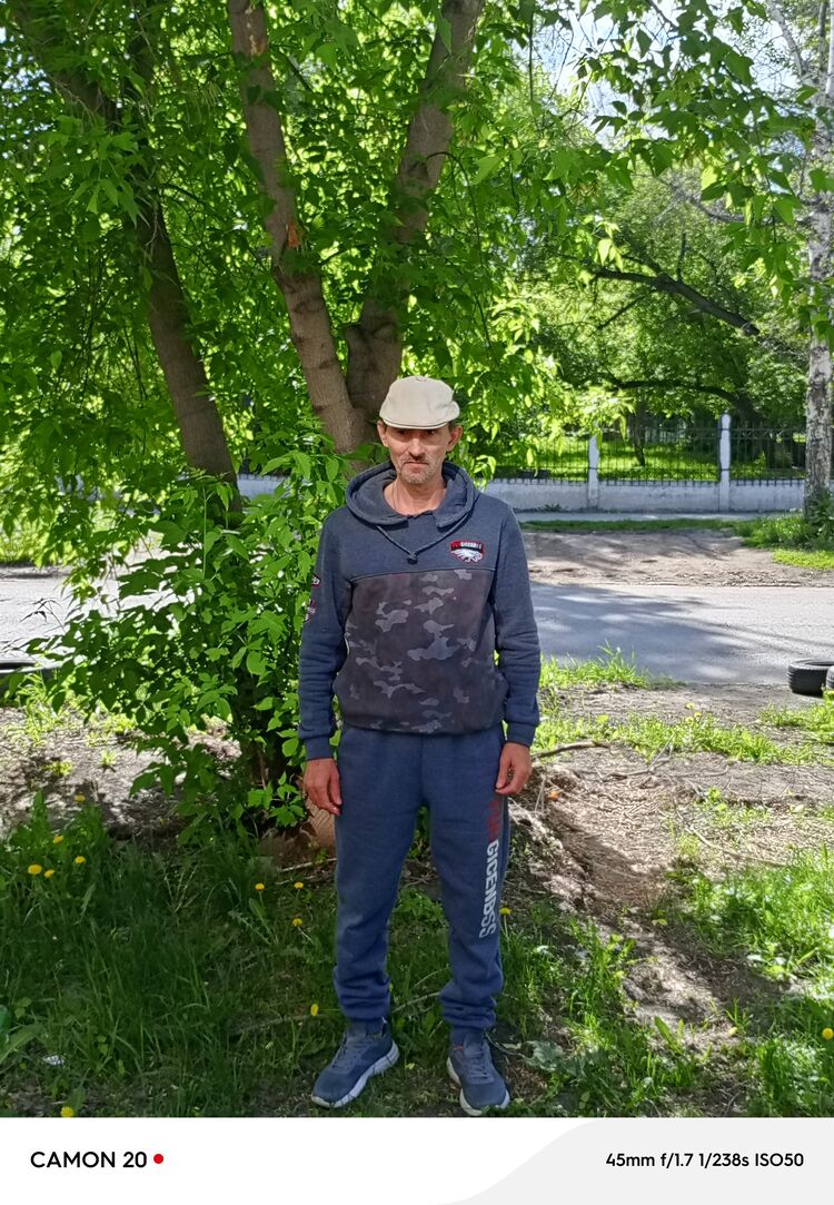  51797790  Oleg, 51 ,    