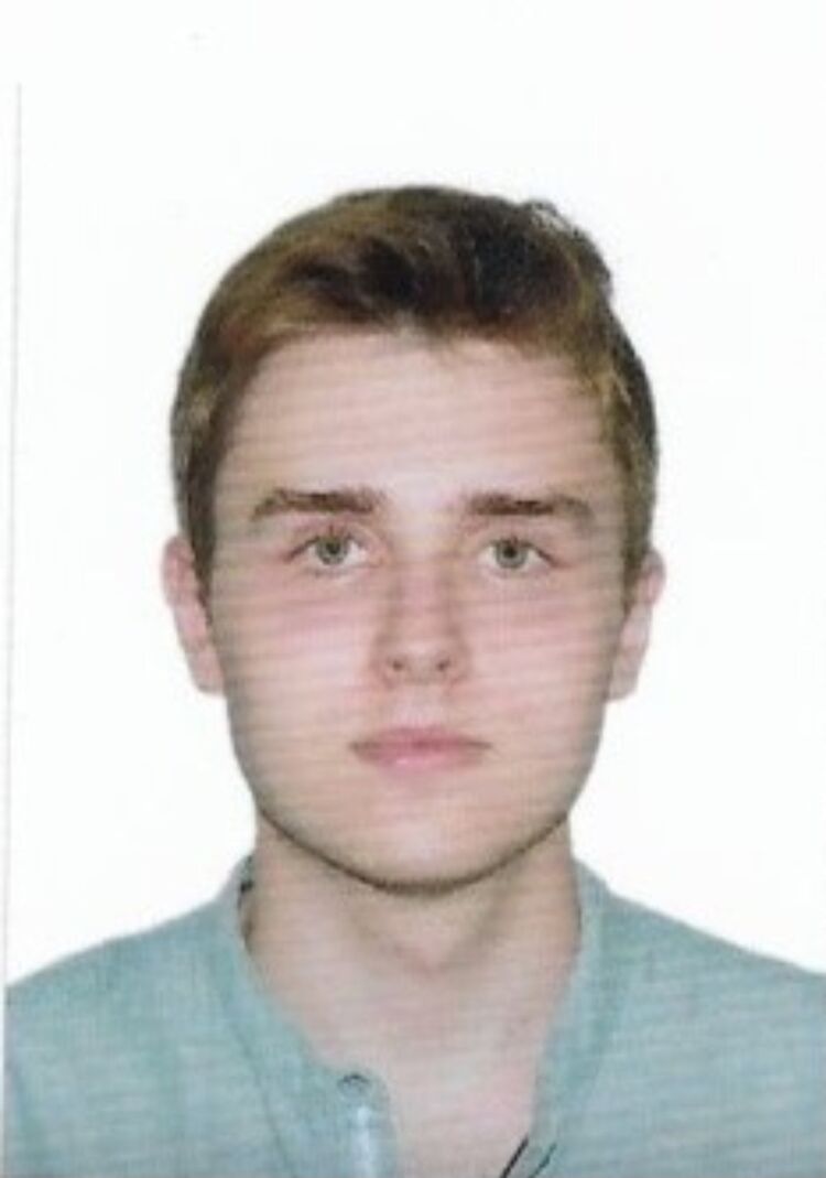  54383950  Andrew, 22 ,    