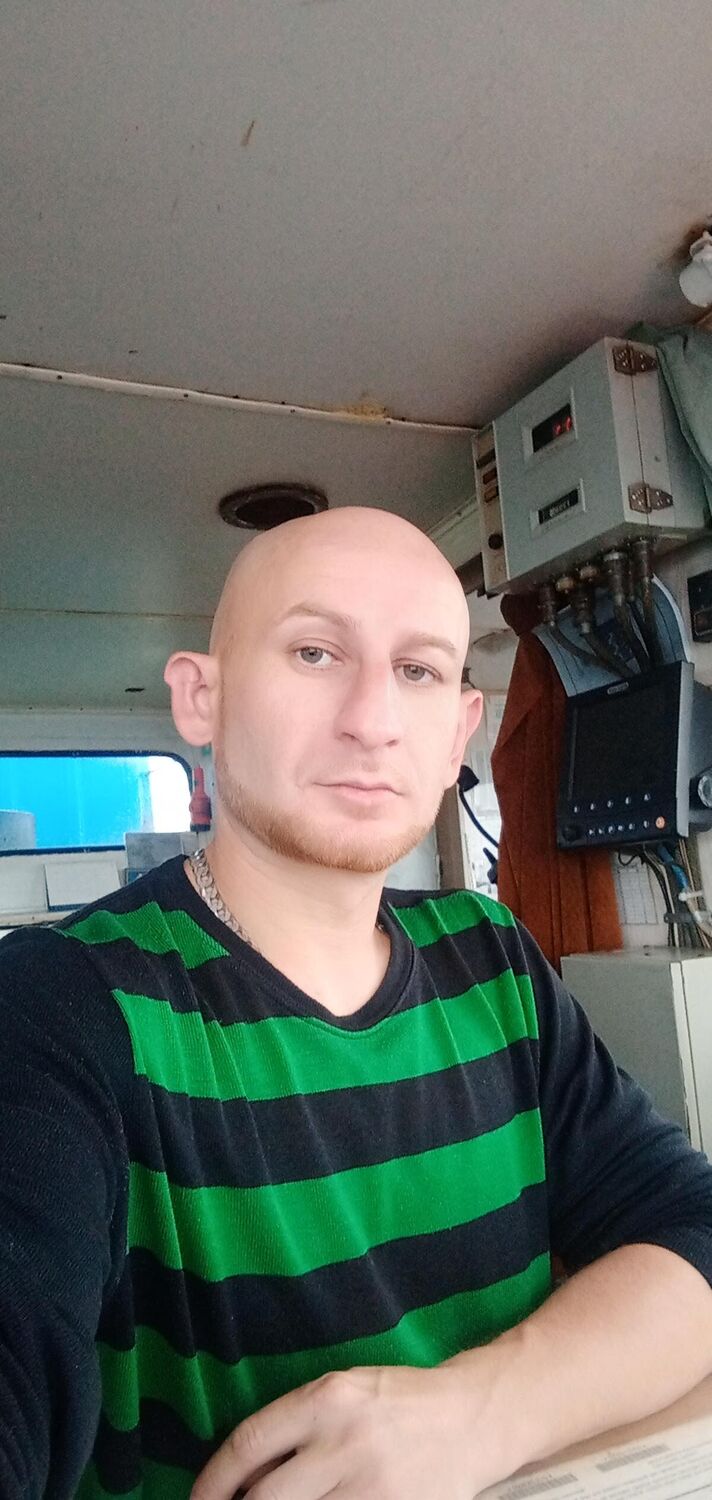  46309620  Aleksei, 39 ,     