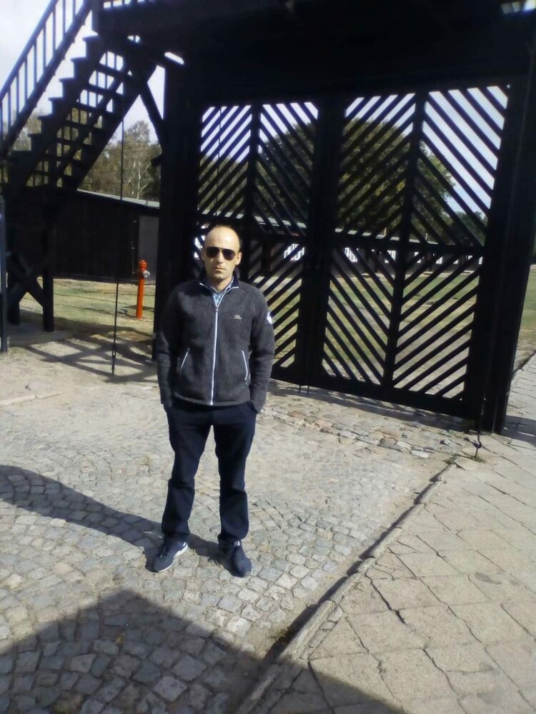  ,   Vitali, 42 ,   ,   