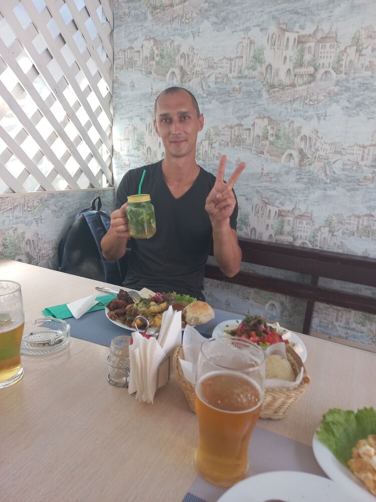  ,   Vlad, 39 ,   ,   