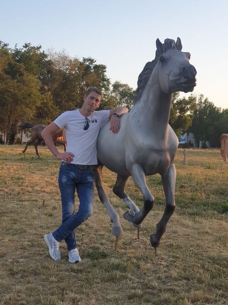  24237750  Andrey, 39 ,    