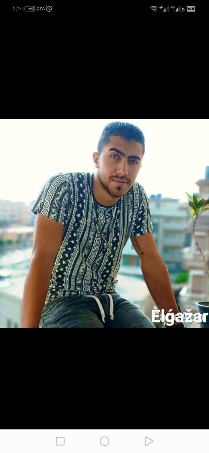  ,   Adel, 28 ,   ,   