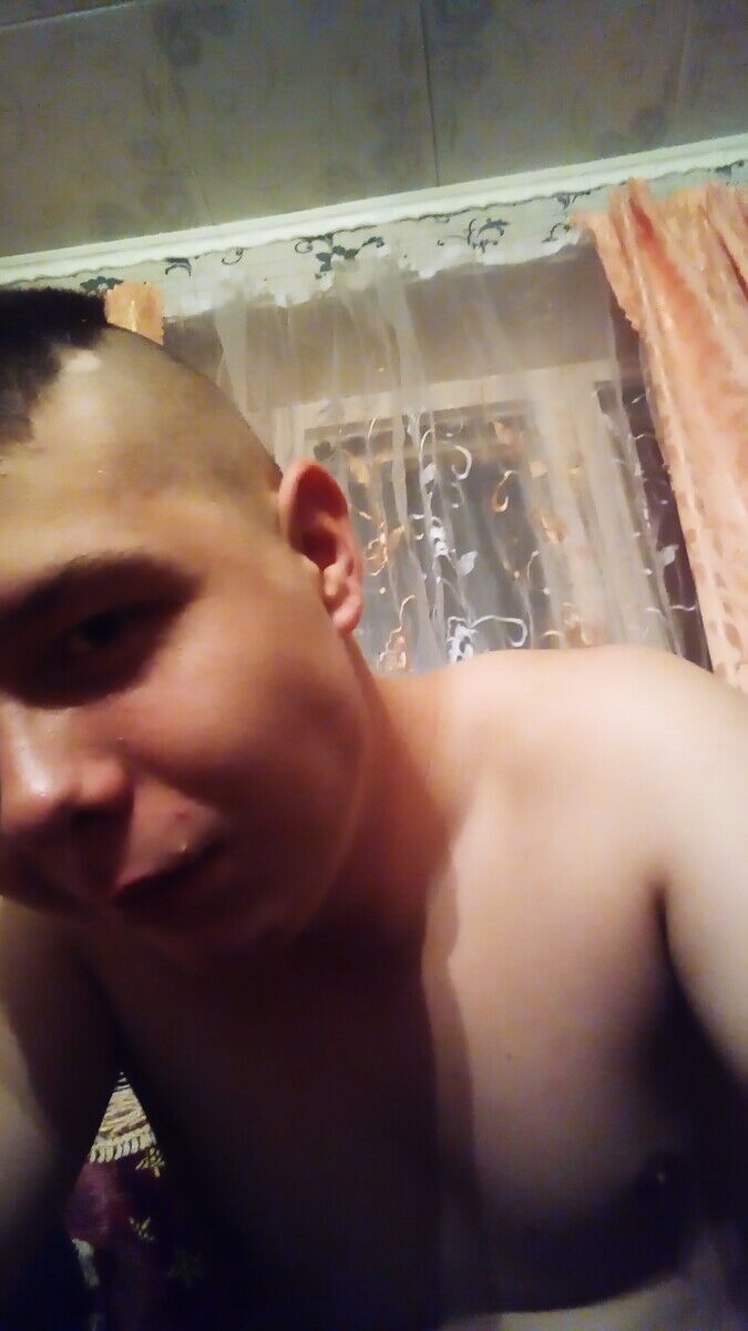  21246900  Danil, 24 ,    