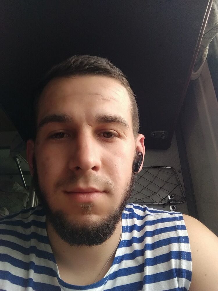  ,   Sergiu, 25 ,   ,   , c 