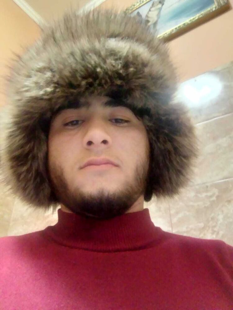  25411770  Farik, 27 ,    