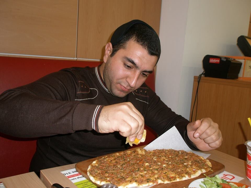  6718880  Teymur, 38 ,    