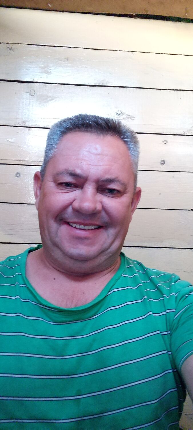  29325880  Igor, 52 ,    