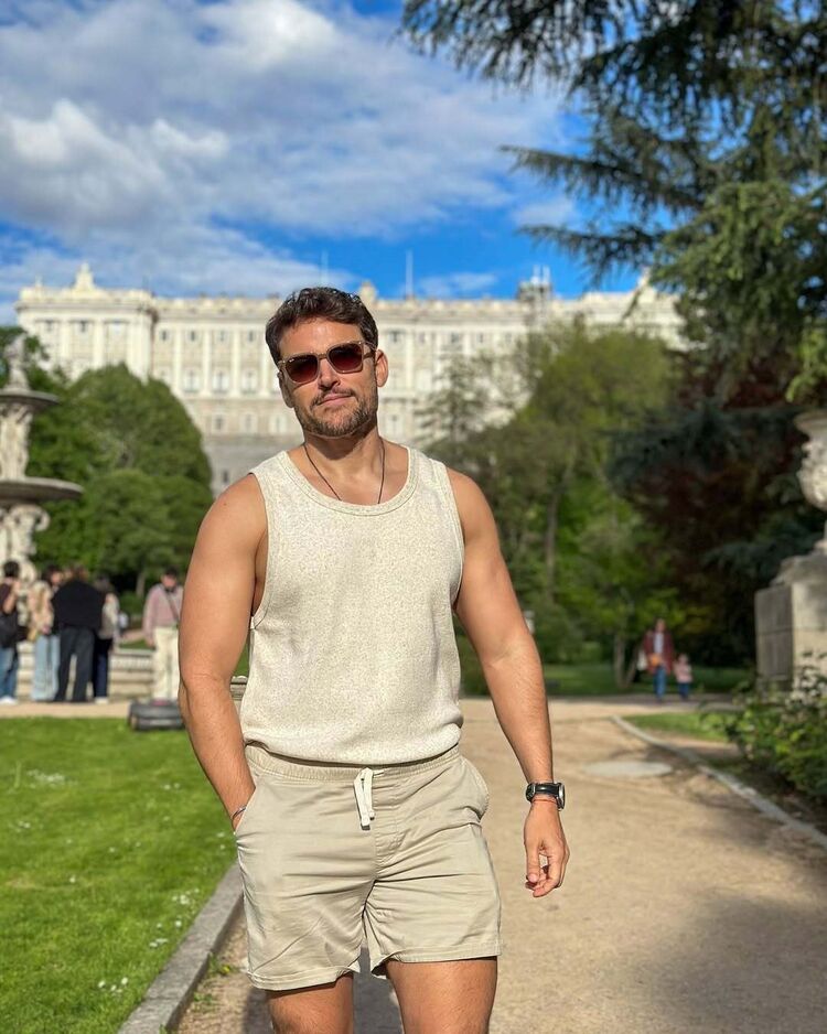  53994350  , 35 ,    --