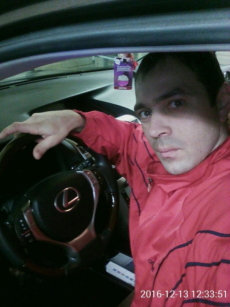 8842950  Pavel, 43 ,    