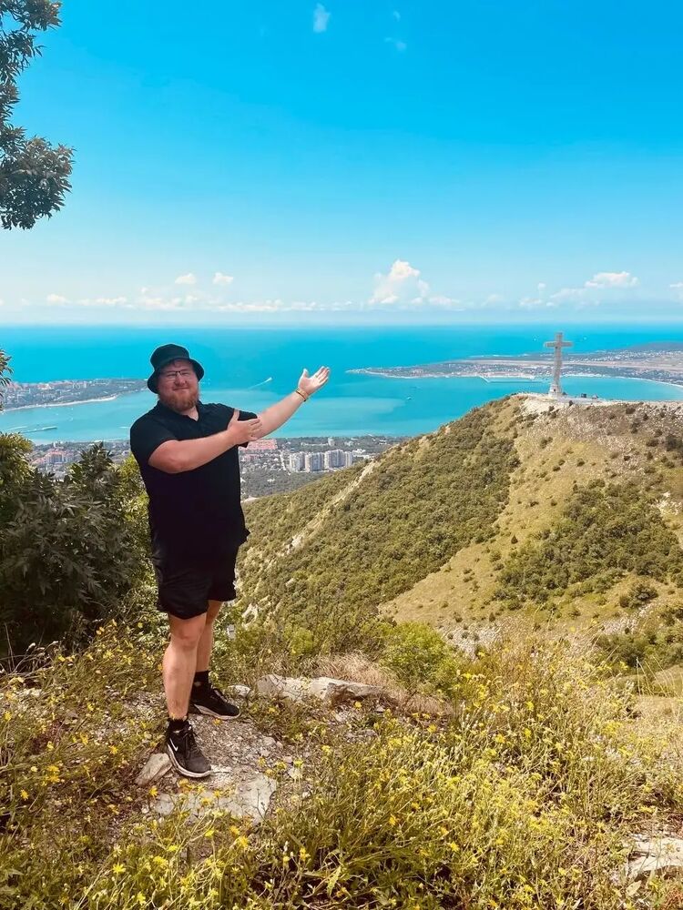  31637450  Viktor, 31 ,    -