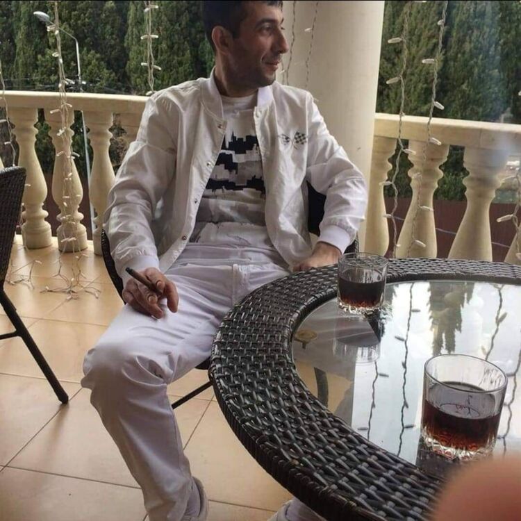  ,   Arman, 41 ,   ,   