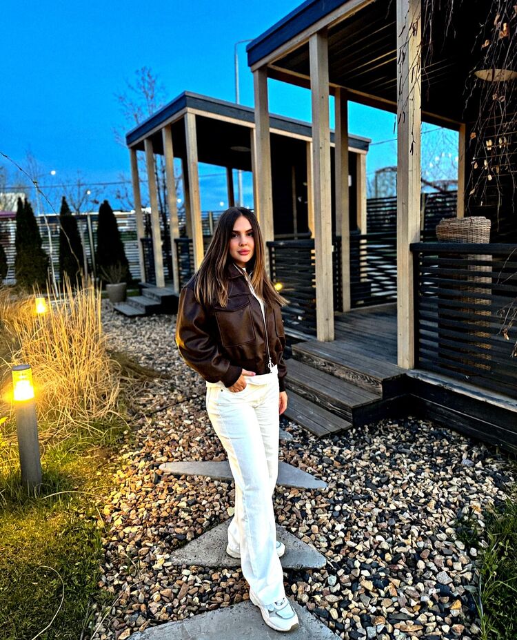  53601240  Marina, 31 ,    