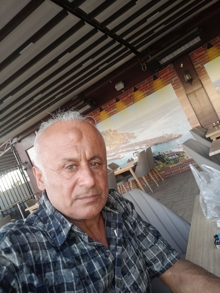  47720810  Ergun, 56 ,    