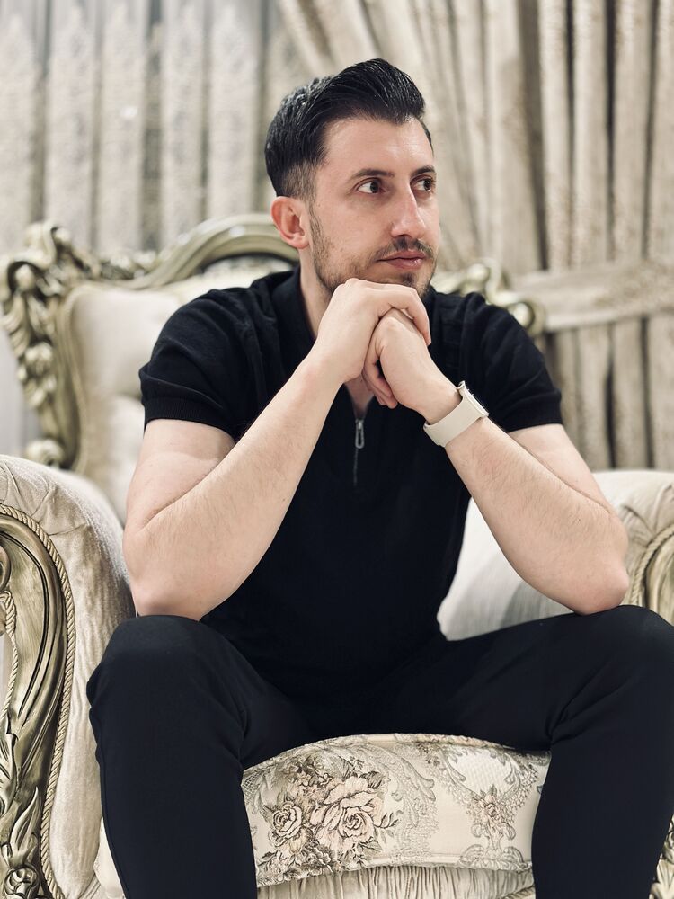  46933250  Osman, 34 ,    