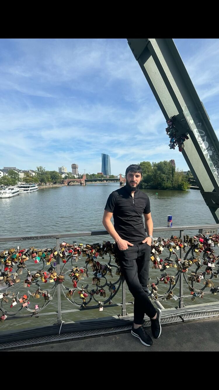  Frankfurt am Main,   , 31 ,   ,   