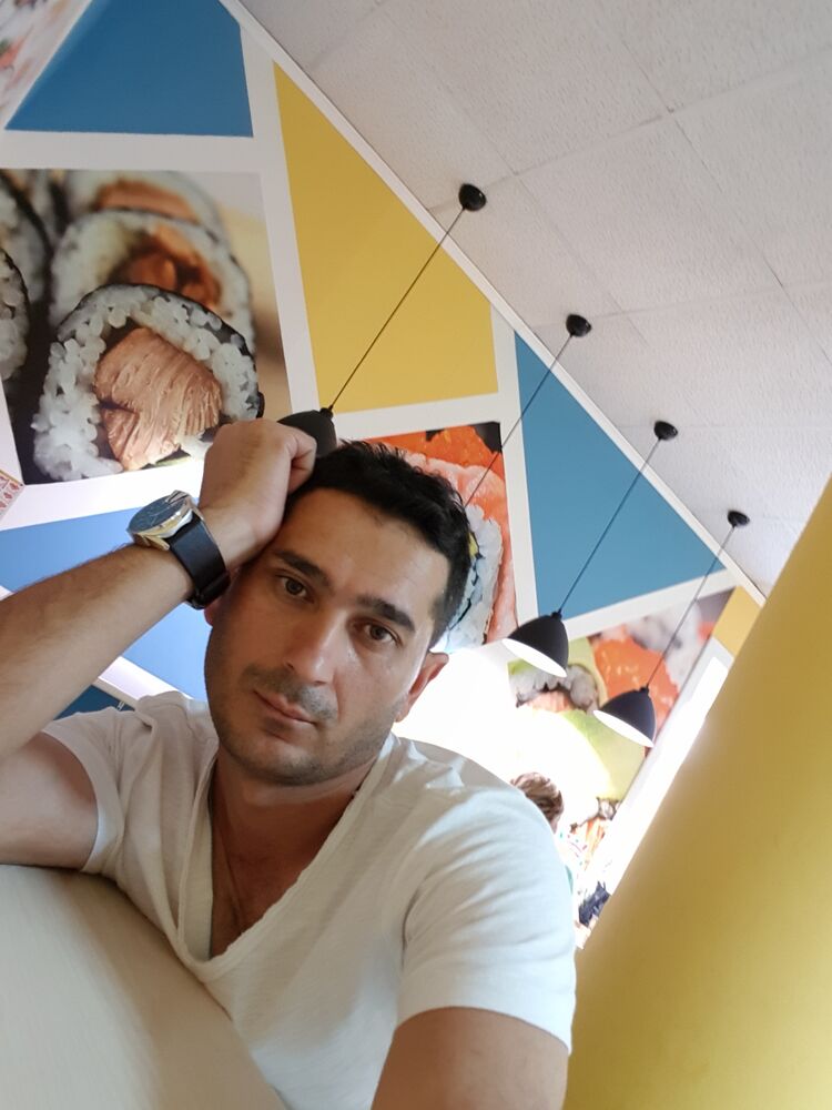  43539480  Berat, 37 ,    