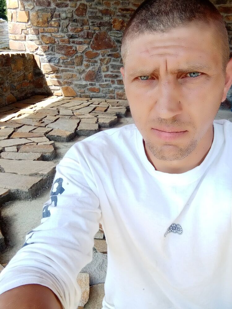  20963440  Nikolai, 39 ,    