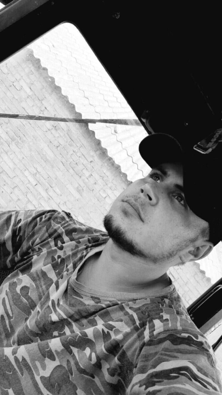  54192360  Evgen, 33 ,    