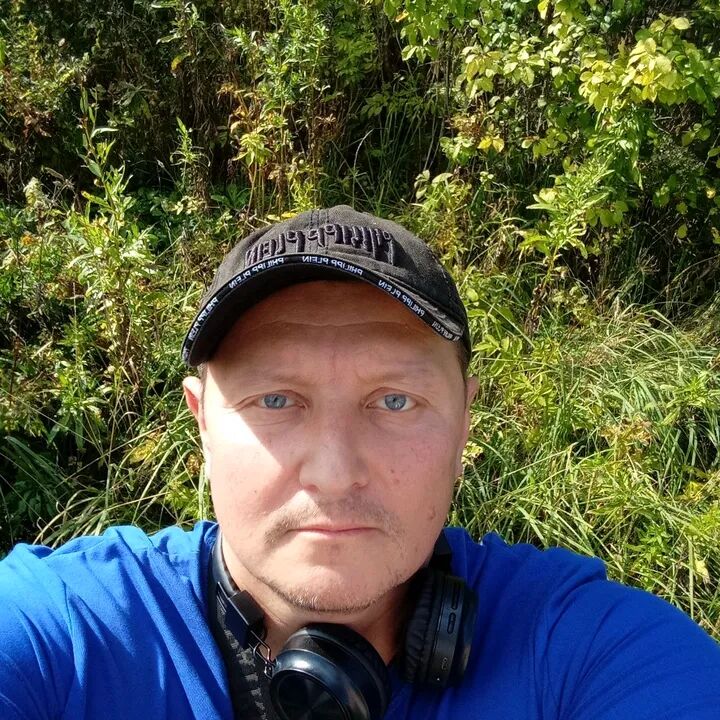  53944450  Alexander, 48 ,    