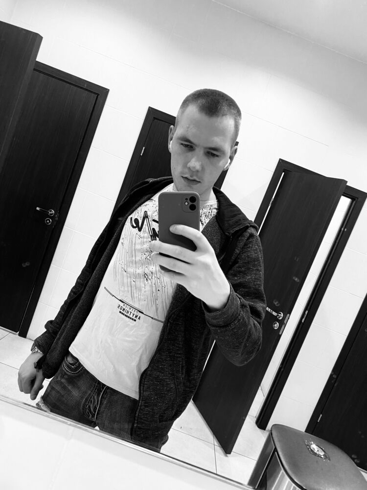  33643010  Andrei, 27 ,    