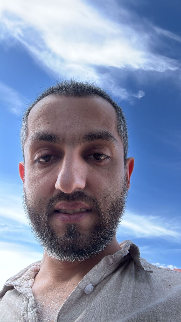  52879890  , 32 ,    