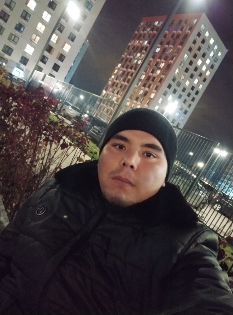  39106540  Nuriddin, 24 ,    