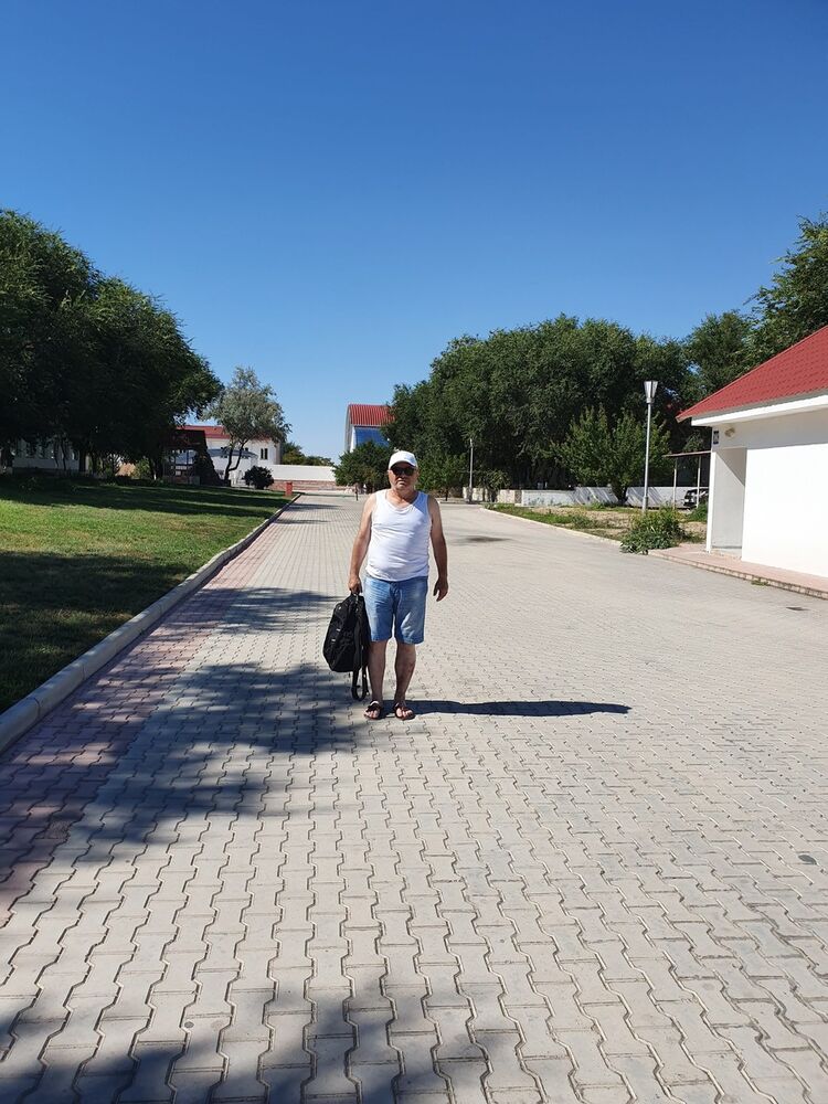  ,   Jole, 64 ,  