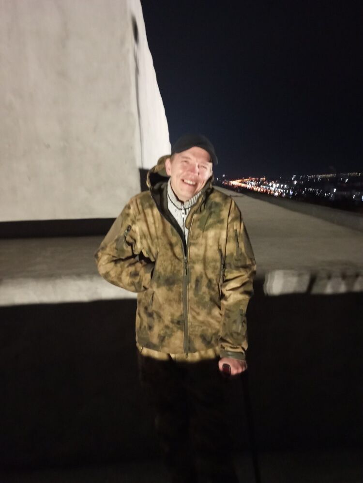  46882770  , 33 ,    