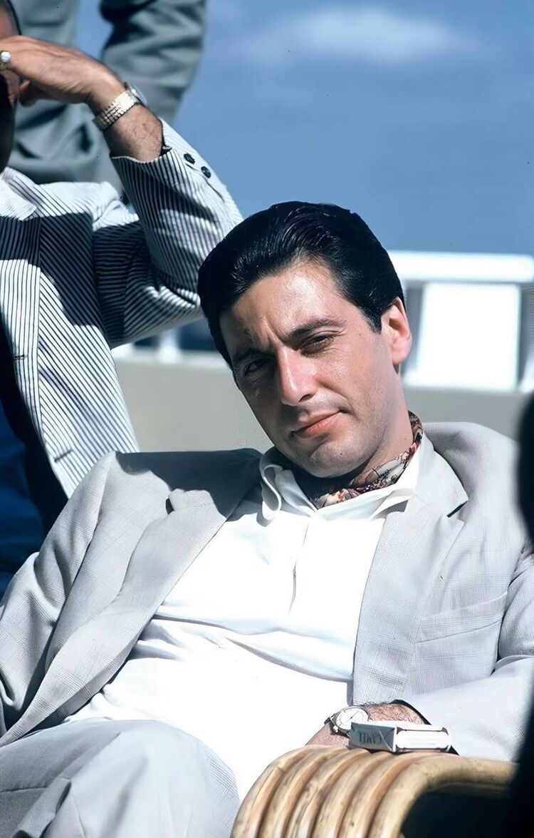  53481230  Dash, 19 ,    