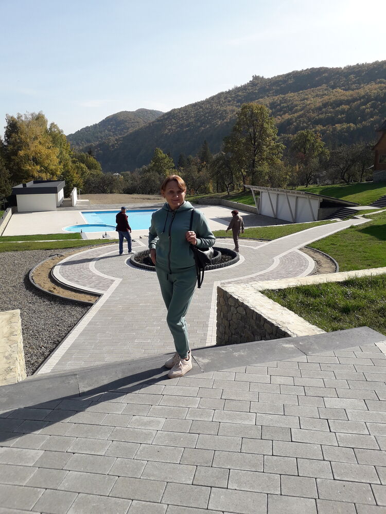 24652850  Vika, 57 ,    