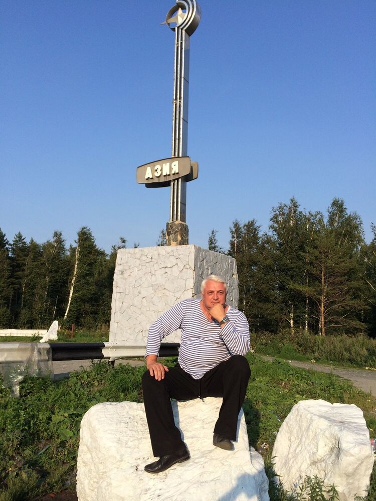  ,   Viktor, 68 ,   