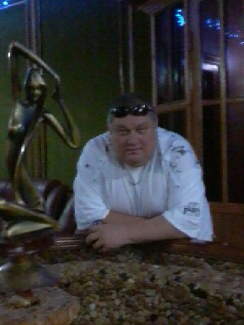  5643700  Robinzon, 57 ,    