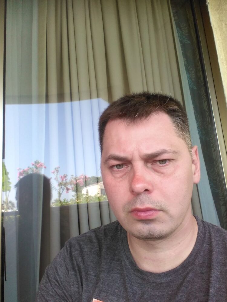  17744110  Andrij, 48 ,    