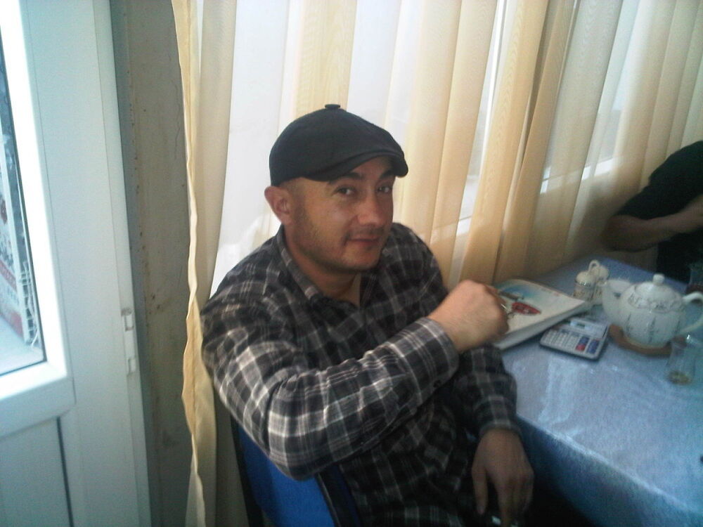  15561960  Axmed, 46 ,    