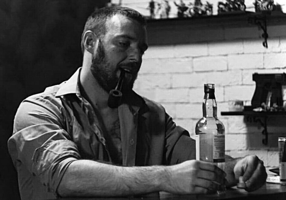  34598970  Sergei, 33 ,    