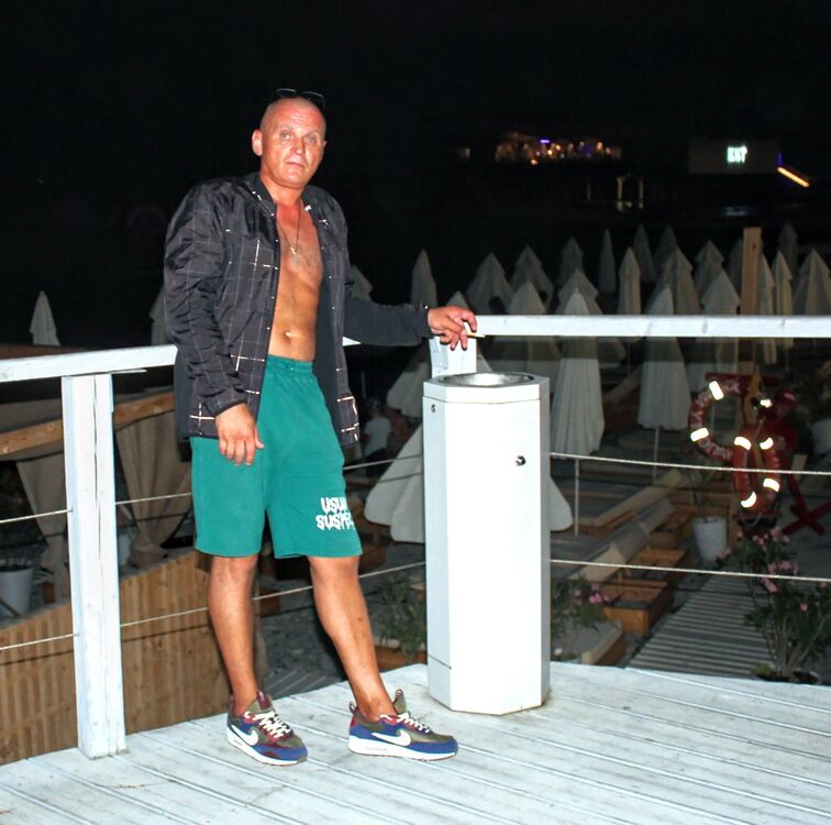  45106640  Sergey, 52 ,    