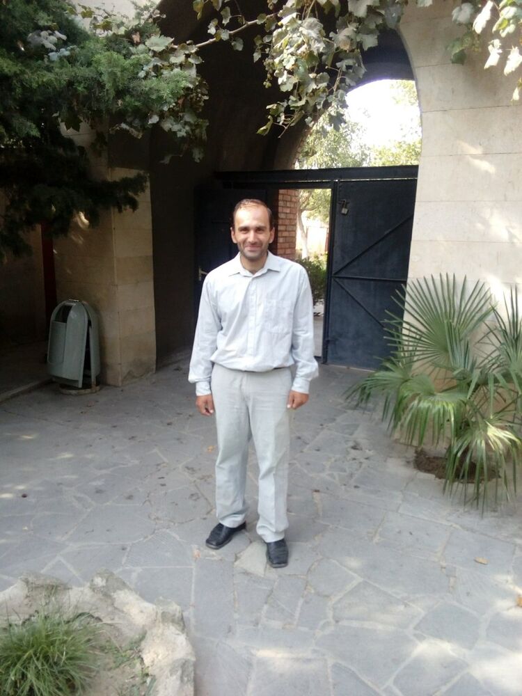 16282630  Irakli, 38 ,    